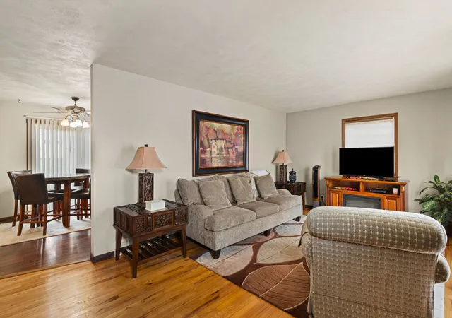 Photo 4 of Sale Pending at 4629 11th Ave D, Moline, IL 61265 | MLS# 12704778 | Listing updated on 2026-09-21