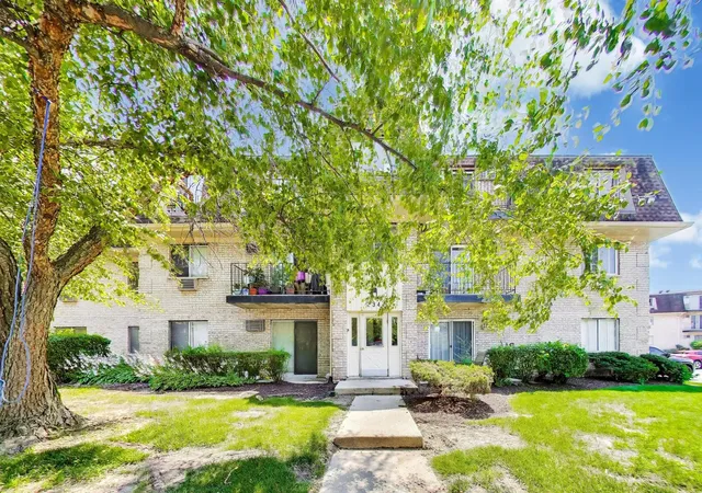 Photo 1 of Condo for sale at 234 Shorewood Dr #GD, Glendale Heights, IL 60139 | MLS# 12704817 | Listing updated on 2026-09-29