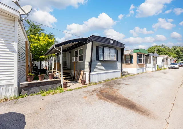 Photo 17 of Manufactured home for sale at 11750 S Homan Ave, Merrionette Park, IL 60803 | MLS# 12704833 | Listing updated on 2026-08-28