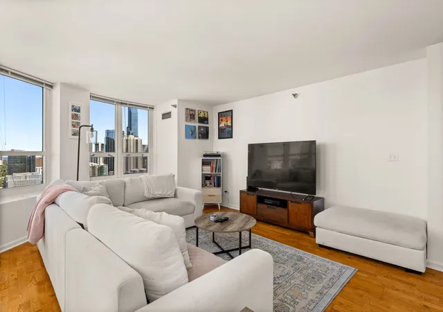 Photo 4 of Condo for sale at 345 N La Salle Dr #3401, Chicago, IL 60654 | MLS# 12704878 | Listing updated on 2026-08-25