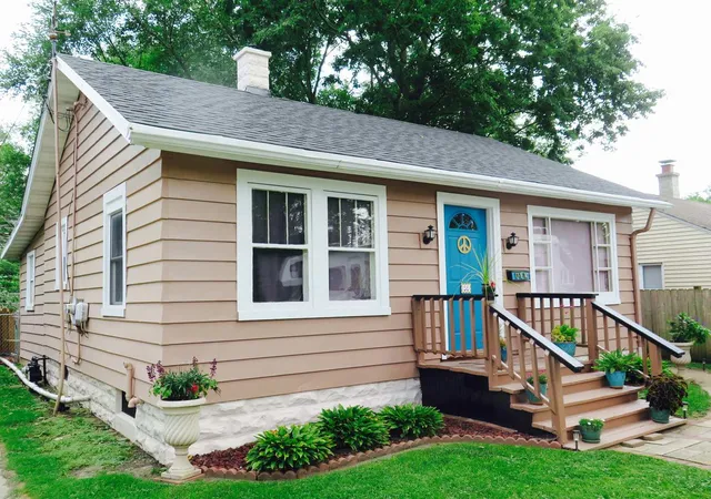 Photo 3 of Single family home for sale at 36 Clairmont St, Joliet, IL 60433 | MLS# 12704907 | Listing updated on 2026-10-06