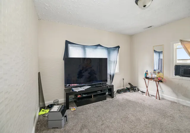 2nd image of 768 N Indiana Ave, Kankakee, IL 60901