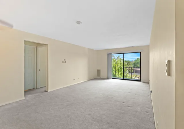 Photo 4 of Condo for sale at 2100 Valencia Dr #300B, Northbrook, IL 60062 | MLS# 12704915 | Listing updated on 2026-09-22
