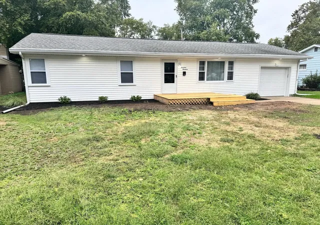 Photo 1 of Single family home for sale at 1419 Cambridge Dr, Champaign, IL 61821 | MLS# 12704921 | Listing updated on 2026-09-30