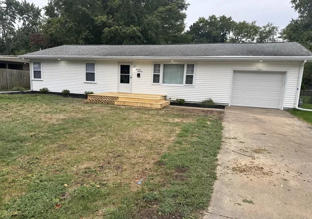 Photo 2 of Single family home for sale at 1419 Cambridge Dr, Champaign, IL 61821 | MLS# 12704921 | Listing updated on 2026-09-30