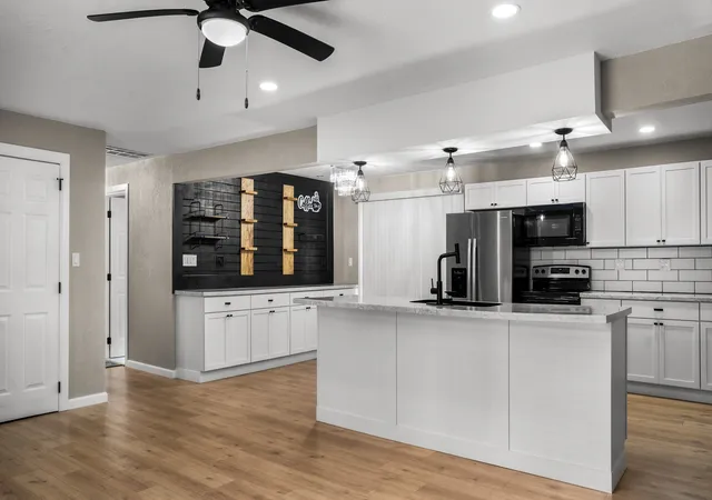 Photo 3 of Single family home for sale at 1419 Cambridge Dr, Champaign, IL 61821 | MLS# 12704921 | Listing updated on 2026-09-30