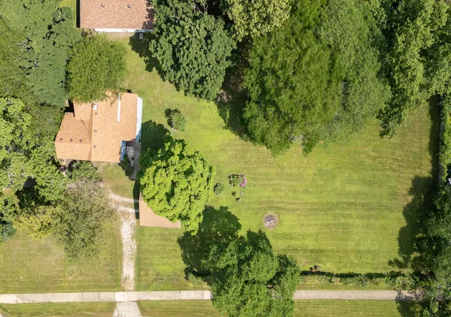 Photo 4 of Single family home for sale at 4417 Yender Ave, Lisle, IL 60532 | MLS# 12704931 | Listing updated on 2026-09-22