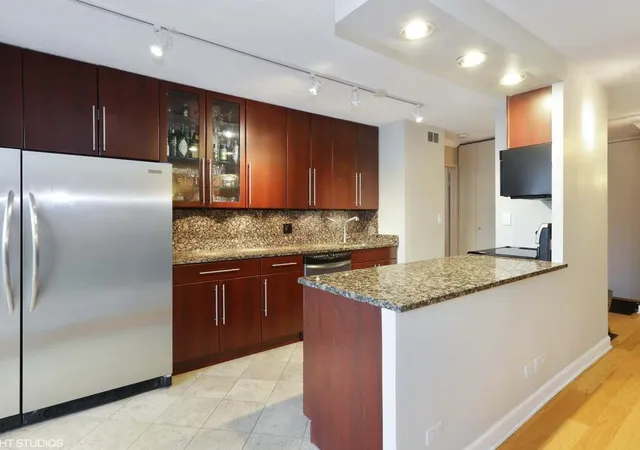 Photo 3 of Sale Pending at 3150 N Sheridan Rd #24B, Chicago, IL 60657 | MLS# 12704935 | Listing updated on 2026-10-06
