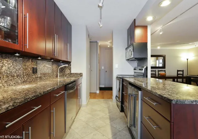 Photo 3 of Sale Pending at 3150 N Sheridan Rd #24B, Chicago, IL 60657 | MLS# 12704935 | Listing updated on 2026-10-06