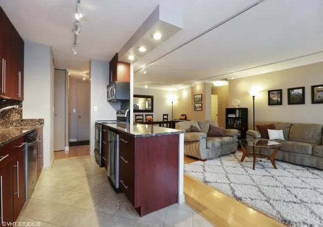 Photo 4 of Sale Pending at 3150 N Sheridan Rd #24B, Chicago, IL 60657 | MLS# 12704935 | Listing updated on 2026-10-06