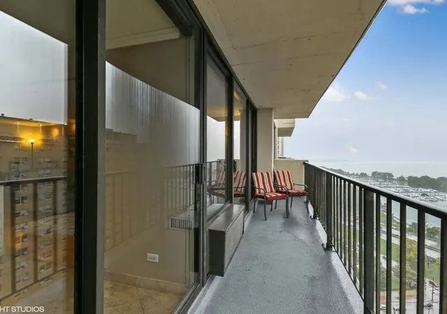 8th image of 3150 N Sheridan Rd #24B, Chicago, IL 60657 | MLS# 12704935