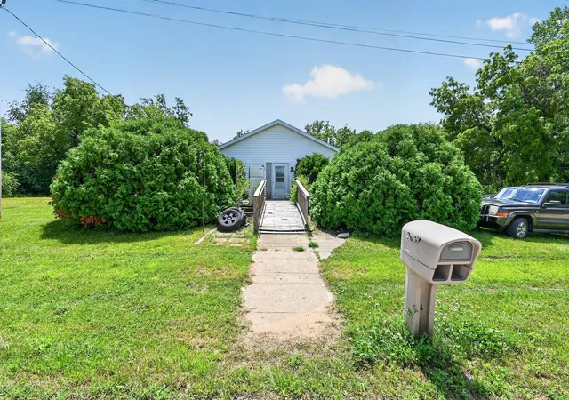Photo 3 of Single family home for sale at 2067 Shaw Rd, Amboy, IL 61310 | MLS# 12704943 | Listing updated on 2026-07-30