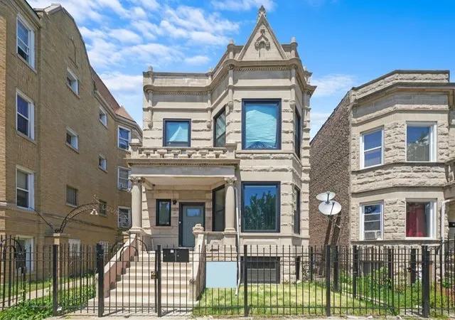 1st image of 3912 W Congress Pkwy, Chicago, IL 60624 | MLS# 12704964