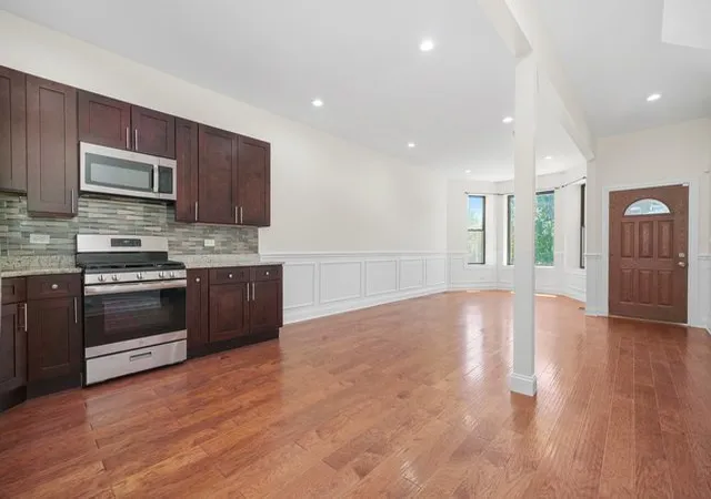 Photo 3 of Sale Pending at 3912 W Congress Pkwy, Chicago, IL 60624 | MLS# 12704964 | Listing updated on 2026-08-26