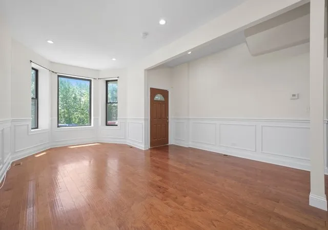 Listing Photo 4 - Condo for sale in building located at 3912 W Congress Pkwy, Chicago, IL 60624
