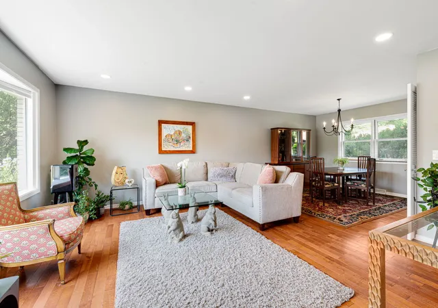 Photo 2 of Single family home for sale at 3504 Illinois Rd, Wilmette, IL 60091 | MLS# 12704995 | Listing updated on 2026-09-01