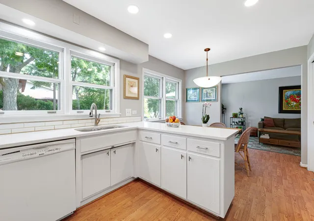 Photo 4 of Single family home for sale at 3504 Illinois Rd, Wilmette, IL 60091 | MLS# 12704995 | Listing updated on 2026-09-01