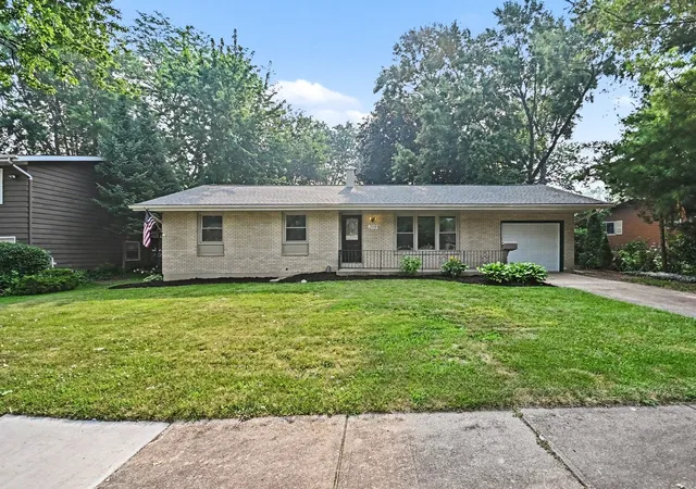 Photo 1 of Single family home for sale at 209 Maureen Dr, Elgin, IL 60123 | MLS# 12705018 | Listing updated on 2026-08-07