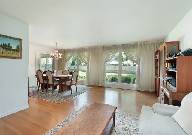 2nd image of 3123 Concord Ct, Northbrook, IL 60062 | MLS# 12705029
