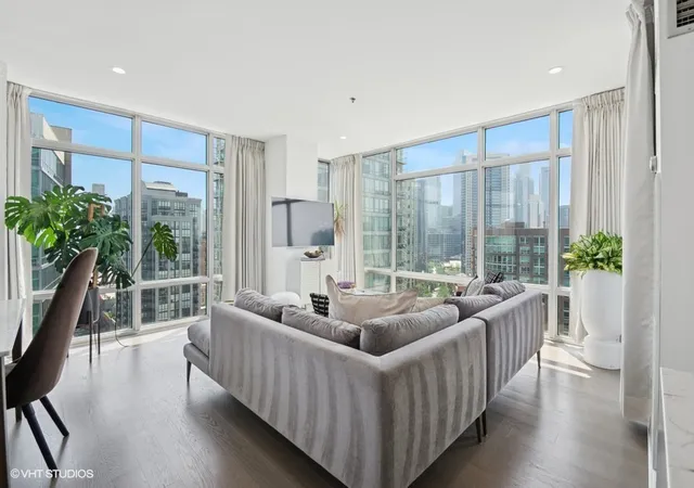 3rd image of 510 W Erie St #1701, Chicago, IL 60654 | MLS# 12705036