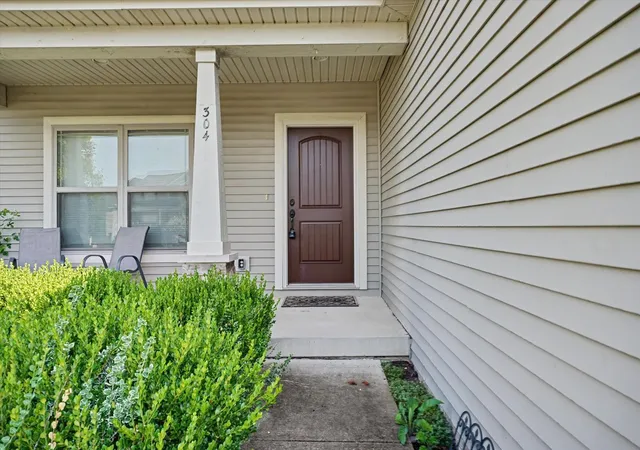 Photo 3 of Single family home for sale at 304 Preston St, Savoy, IL 61874 | MLS# 12705070 | Listing updated on 2026-10-05