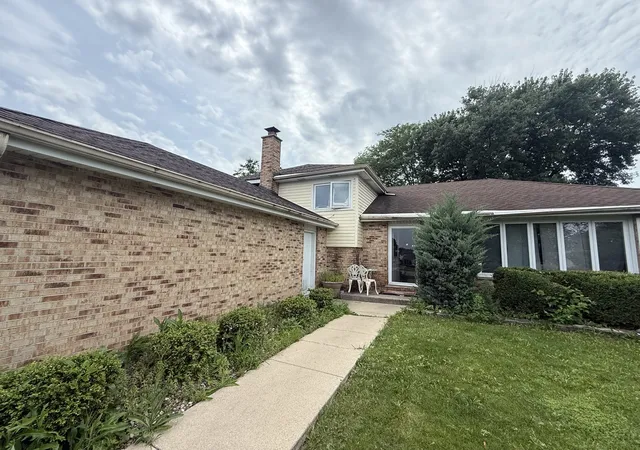Photo 1 of Single family home for sale at 15226 Oxford Dr, Orland Park, IL 60462 | MLS# 12705154 | Listing updated on 2026-08-24