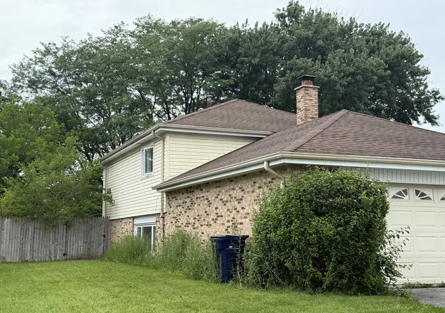Photo 2 of Single family home for sale at 15226 Oxford Dr, Orland Park, IL 60462 | MLS# 12705154 | Listing updated on 2026-08-24