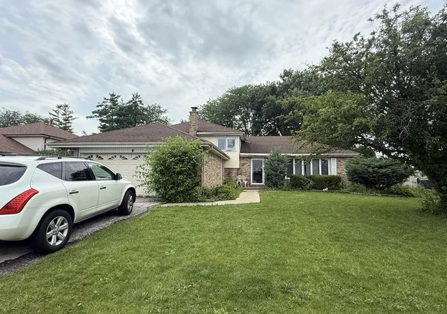 Photo 3 of Single family home for sale at 15226 Oxford Dr, Orland Park, IL 60462 | MLS# 12705154 | Listing updated on 2026-08-24