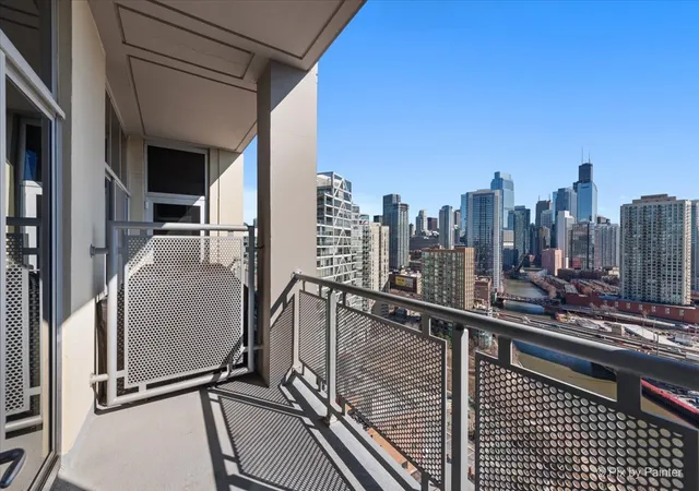 5th image of 700 N Larrabee St #1811, Chicago, IL 60654 | MLS# 12705186