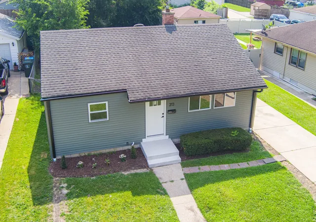 Photo 3 of Single family home for sale at 213 May St, Bensenville, IL 60106 | MLS# 12705202 | Listing updated on 2026-09-21