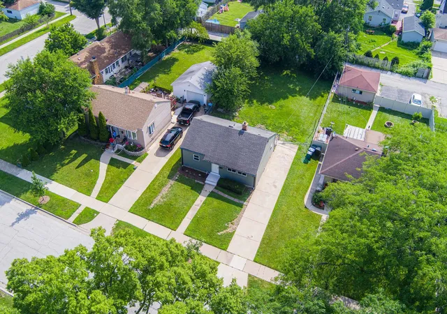 Photo 3 of Single family home for sale at 213 May St, Bensenville, IL 60106 | MLS# 12705202 | Listing updated on 2026-09-21