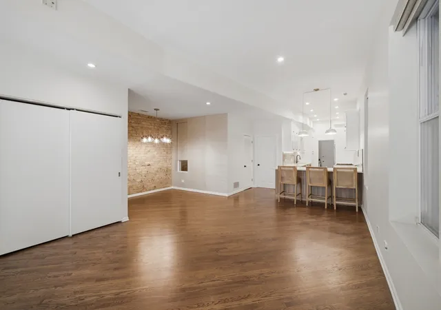 5th image of 626 W Buckingham Pl #1E, Chicago, IL 60657 | MLS# 12705214