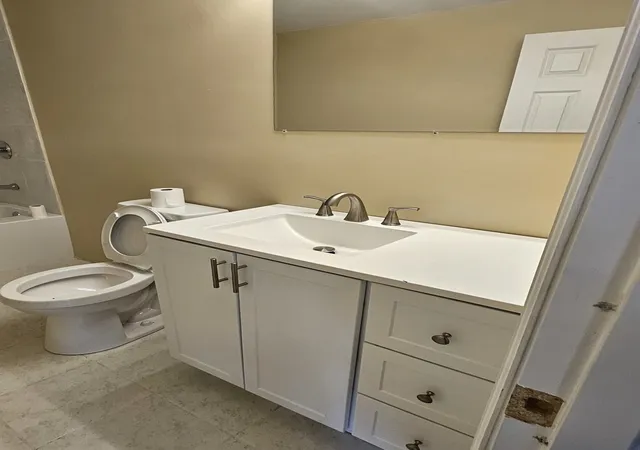 Photo 4 of Single family home for sale at 3015 Ezekiel Ave, Zion, IL 60099 | MLS# 12705242 | Listing updated on 2026-09-24