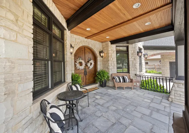 Photo 4 of Single family home for sale at 4050 Sterling Rd, Downers Grove, IL 60515 | MLS# 12705286 | Listing updated on 2026-08-03