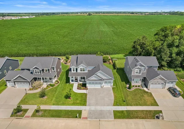 2nd image of 906 Declaration Dr, Savoy, IL 61874 | MLS# 12705290