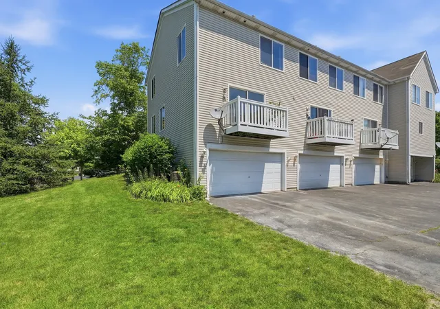 Photo 2 of Condo for sale at 531 Meadow Lily Dr, Joliet, IL 60431 | MLS# 12705303 | Listing updated on 2026-08-17