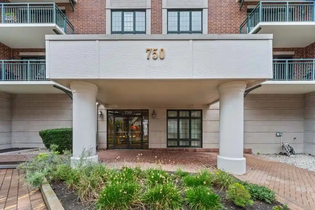 Listing Photo 2 - Condo for sale in 750 Pearson St located at 750 Pearson St, Des Plaines, IL 60016 - Unit #208