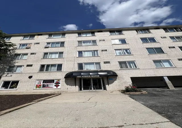 Condo for sale at 1227 S Harlem Ave #210, Berwyn, IL 60402 | MLS# 12705373
