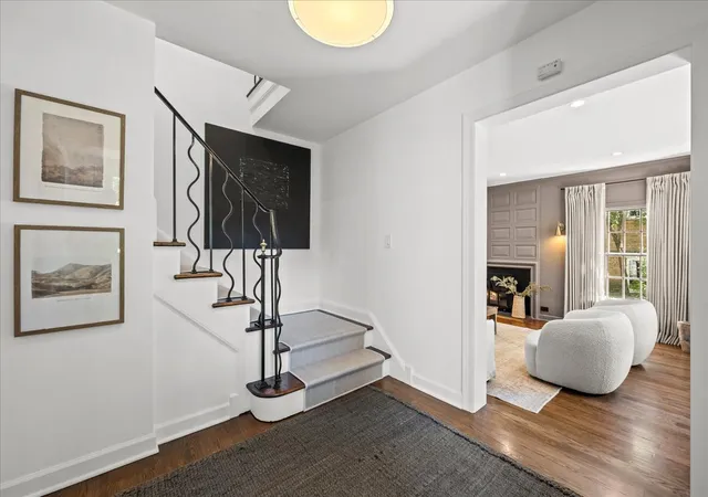 Photo 2 of Sale Pending at 195 Lakeside Pl, Highland Park, IL 60035 | MLS# 12705449 | Listing updated on 2026-09-22