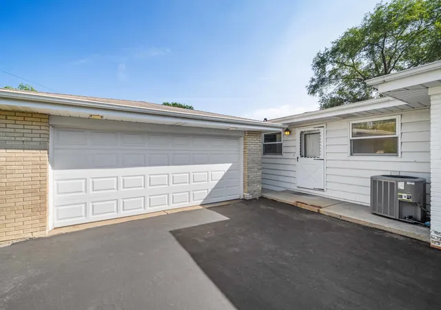 2nd image of 2531 William Ave, Glenview, IL 60025 | MLS# 12705471