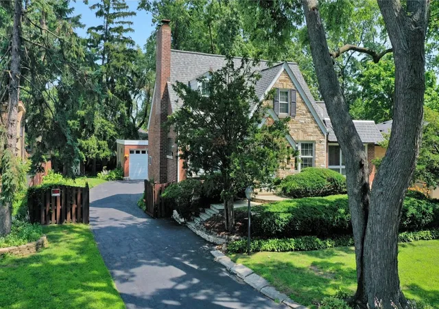 Photo 2 of Single family home for sale at 5228 Cass St, Oak Lawn, IL 60453 | MLS# 12705487 | Listing updated on 2026-09-02