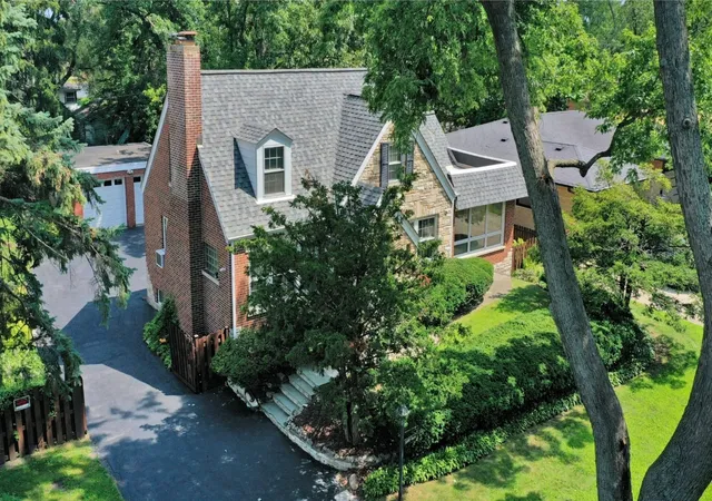 Photo 3 of Single family home for sale at 5228 Cass St, Oak Lawn, IL 60453 | MLS# 12705487 | Listing updated on 2026-09-02