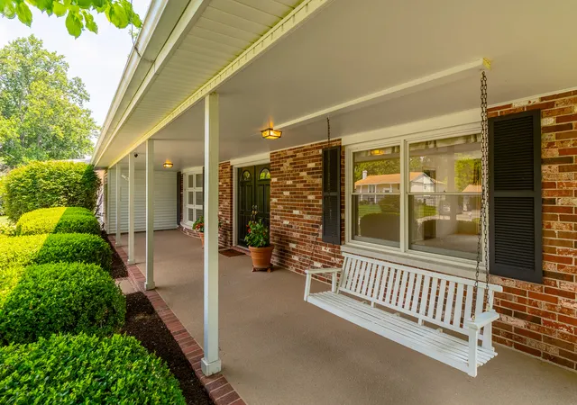 Photo 3 of Single family home for sale at 107 N Lark Ln, Carbondale, IL 62901 | MLS# 12705505 | Listing updated on 2026-09-17