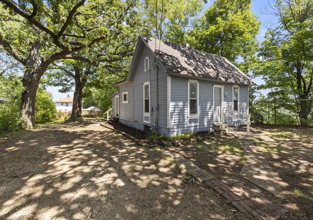 2nd image of 1107 Ashland Ave, Rockford, IL 61101 | MLS# 12705510