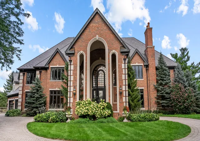Photo 2 of Single family home for sale at 33 Hidden Brk Dr, North Barrington, IL 60010 | MLS# 12705515 | Listing updated on 2026-09-13