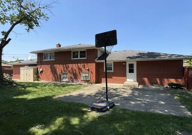 Photo 2 of Single family home for sale at 913 E 169th Street, South Holland, IL 60473 | MLS# 12705545 | Listing updated on 2026-09-23
