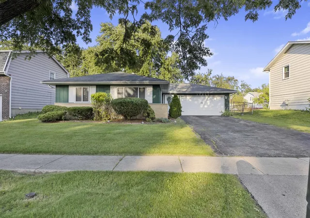 Photo 2 of Single family home for sale at 17811 Princeton Ln, Country Club Hills, IL 60478 | MLS# 12705563 | Listing updated on 2026-09-30