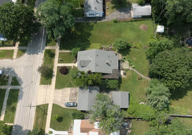 3rd image of 644 S 4Th Ave, Des Plaines, IL 60016 | MLS# 12705580