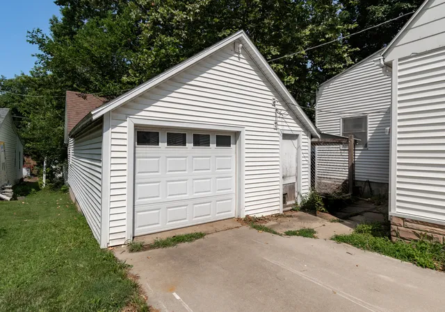 Photo 2 of Sale Pending at 1109 N Mill St, Pontiac, IL 61764 | MLS# 12705596 | Listing updated on 2026-08-12