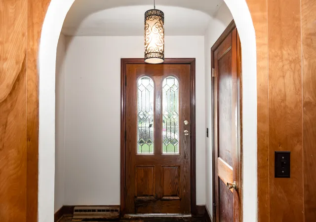 Photo 3 of Sale Pending at 1109 N Mill St, Pontiac, IL 61764 | MLS# 12705596 | Listing updated on 2026-08-12